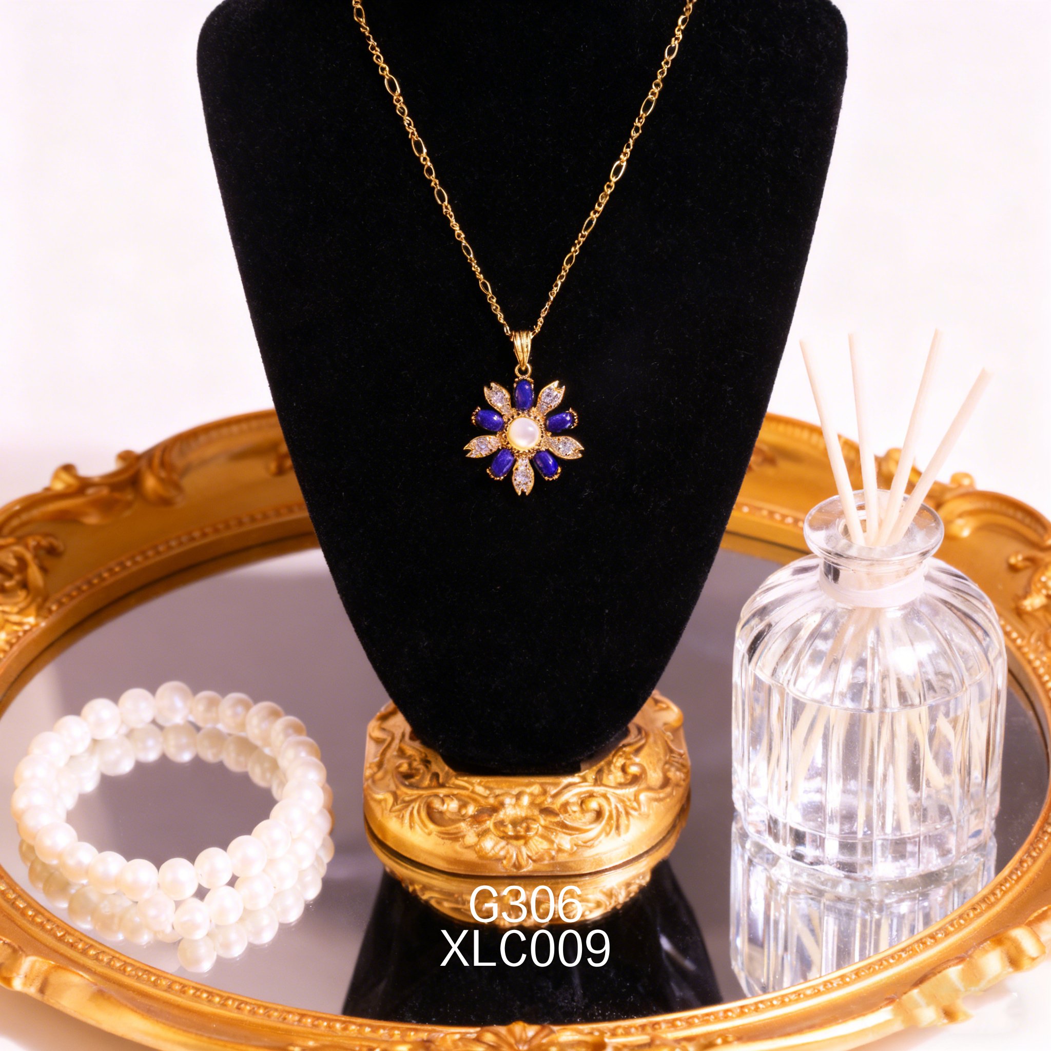 Collana placcata oro con Lapislazzuli 4x6mm e Madreperla 6mm