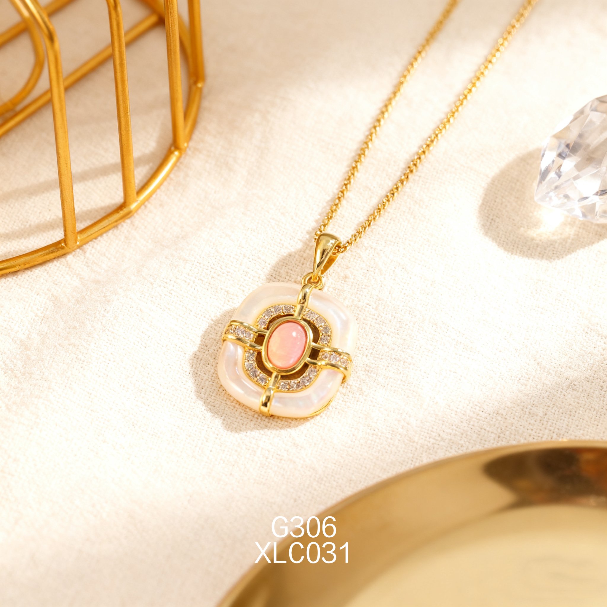 Collana placcata oro stile Reggenza con Madreperla + Abalone