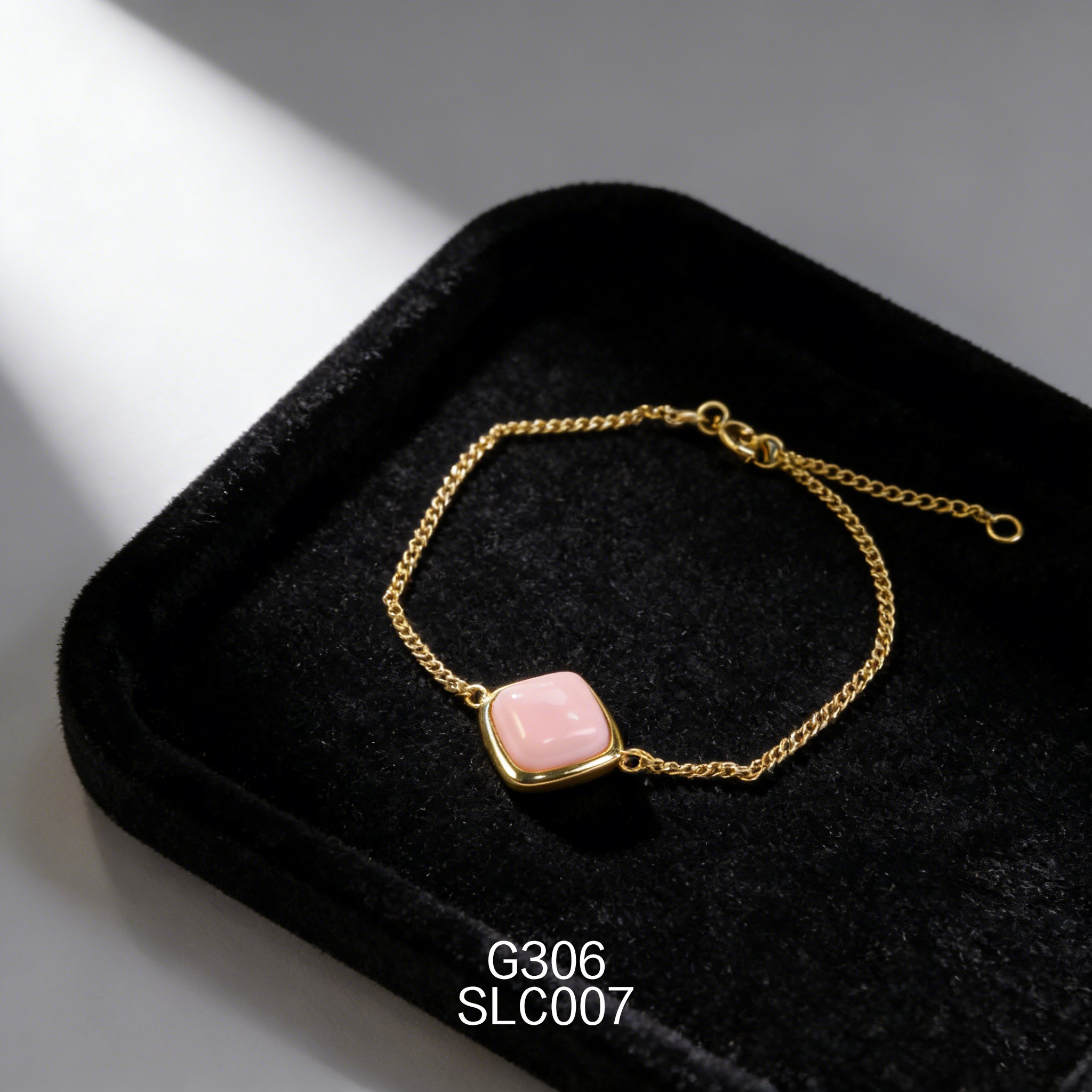 电镀黄金 10 x 10mm 正方女皇贝手链