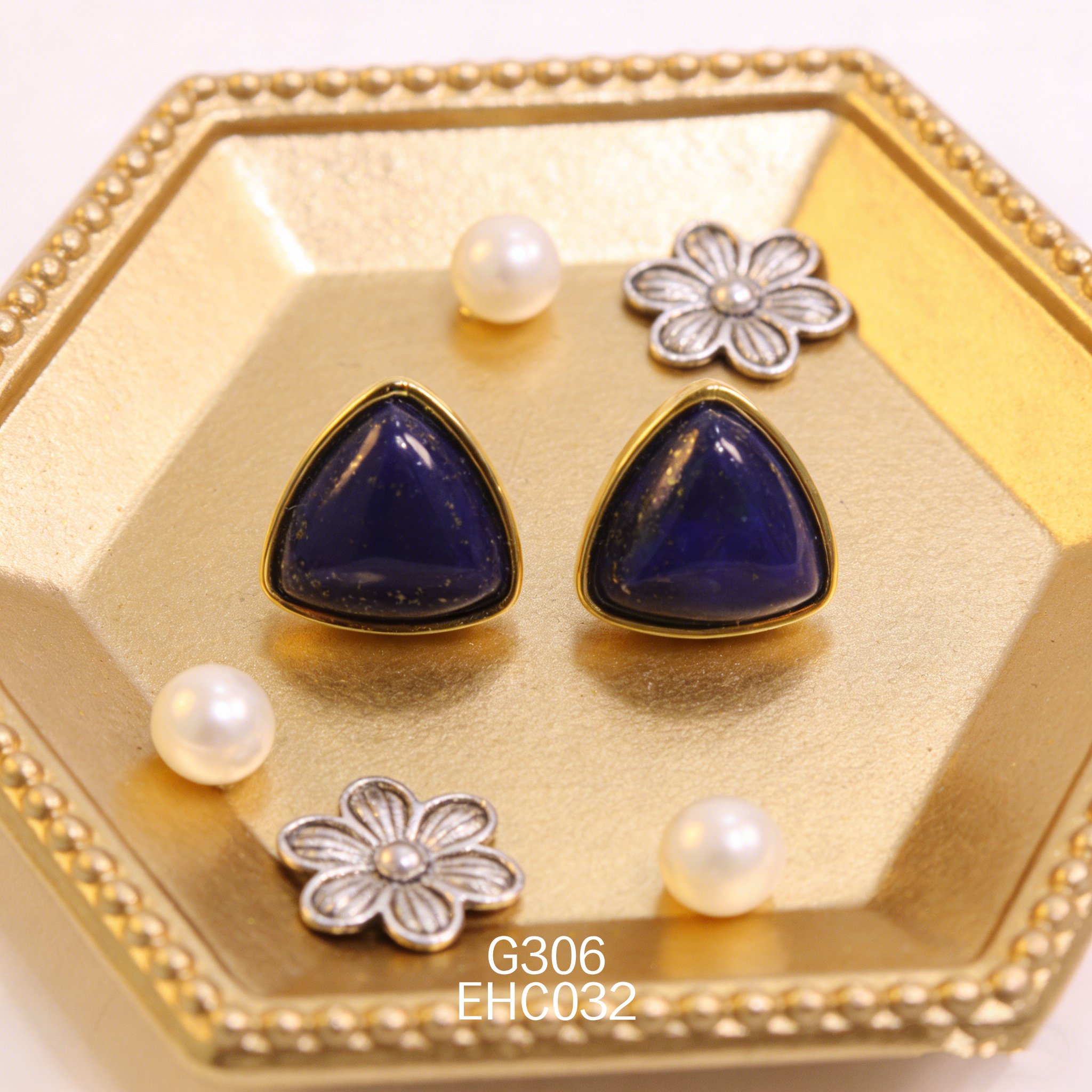 电镀黄金三角青金耳环