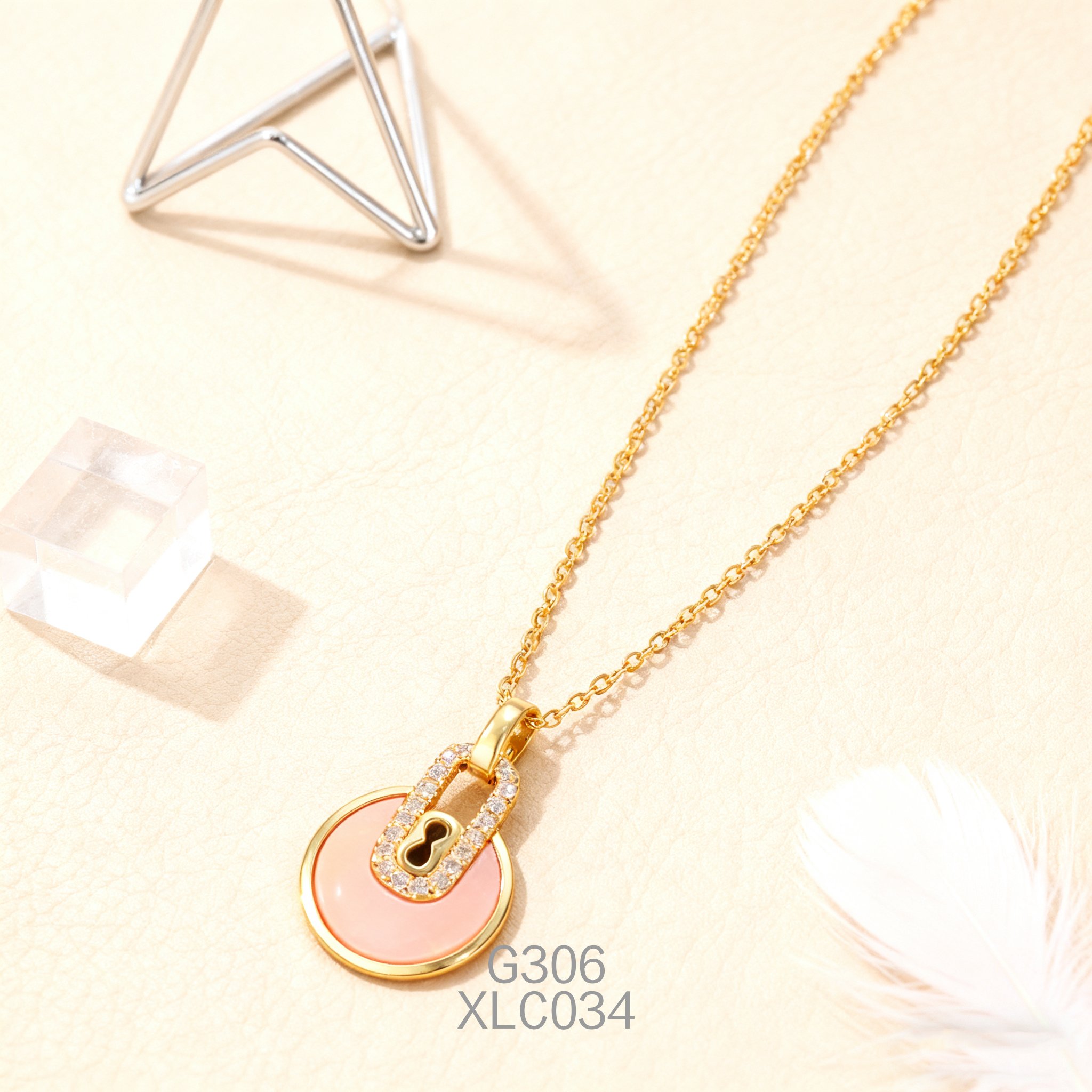 电镀黄金时尚女皇贝项链