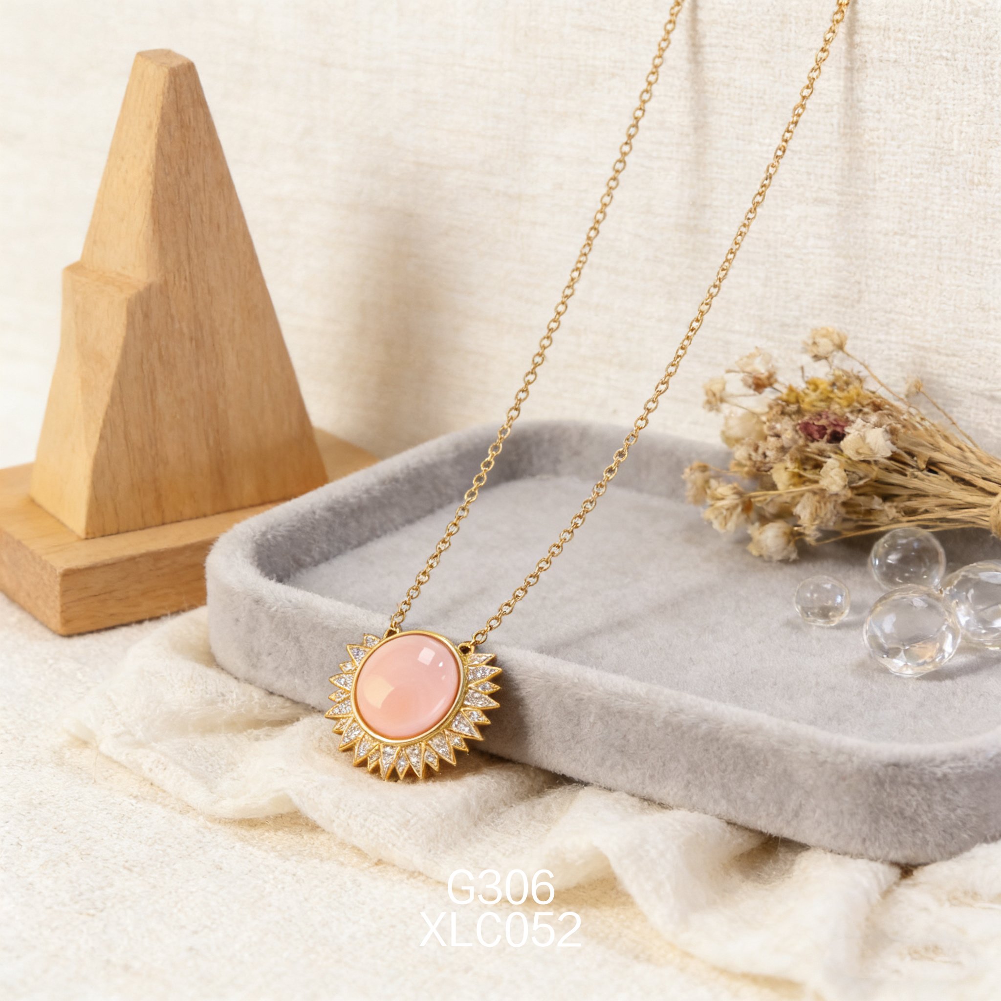 電鍍黃金 12.6 x 5mm 鋯石女皇貝項鍊