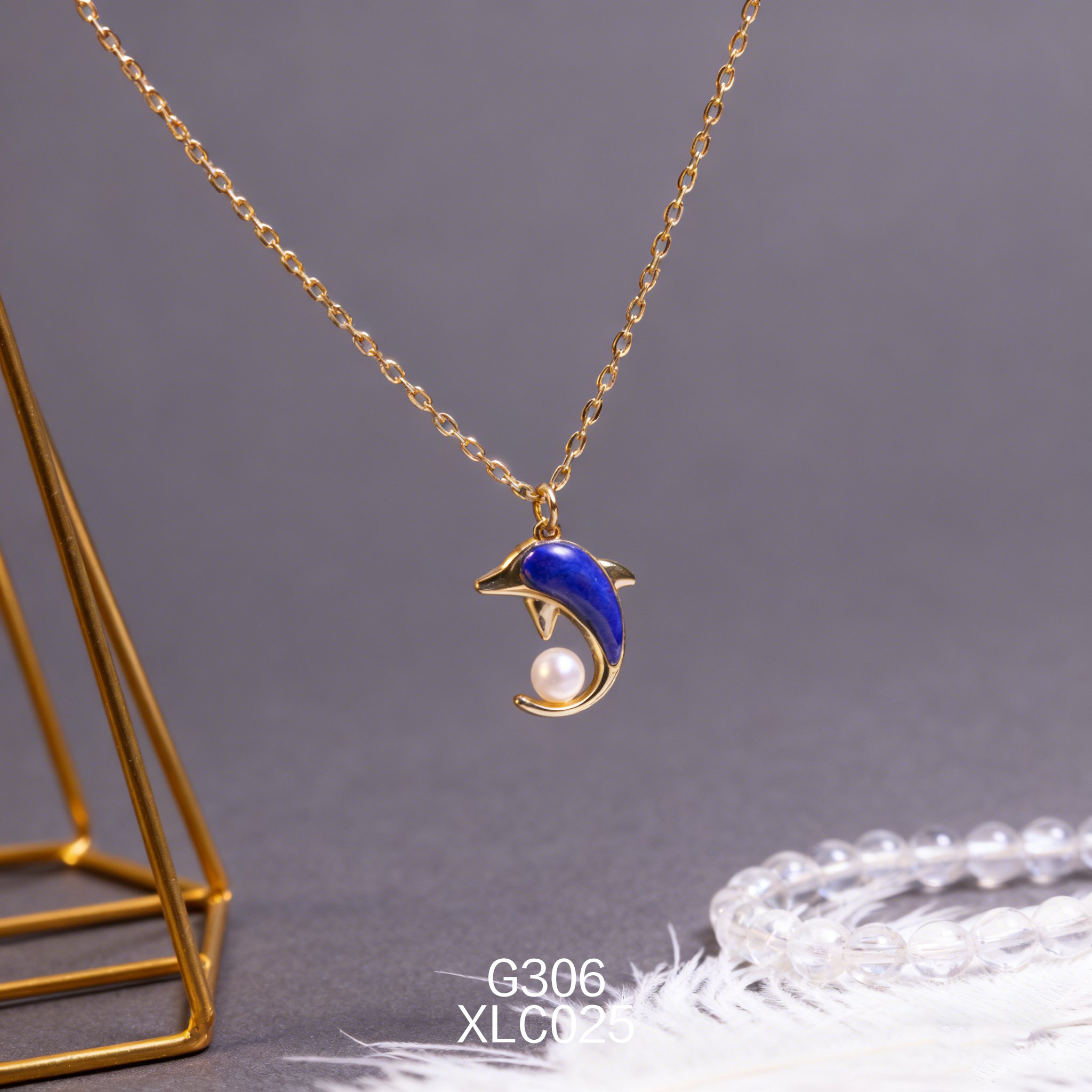 Collana placcata oro con Perla Akoya 50-55mm, Lapislazzuli e Delfino