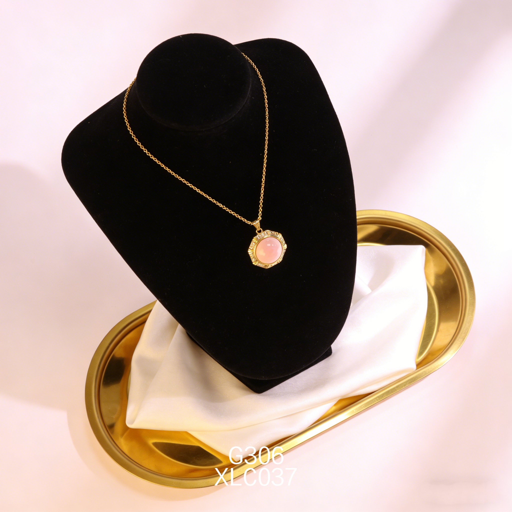 电镀黄金 12.6mm 锆石女皇贝项链