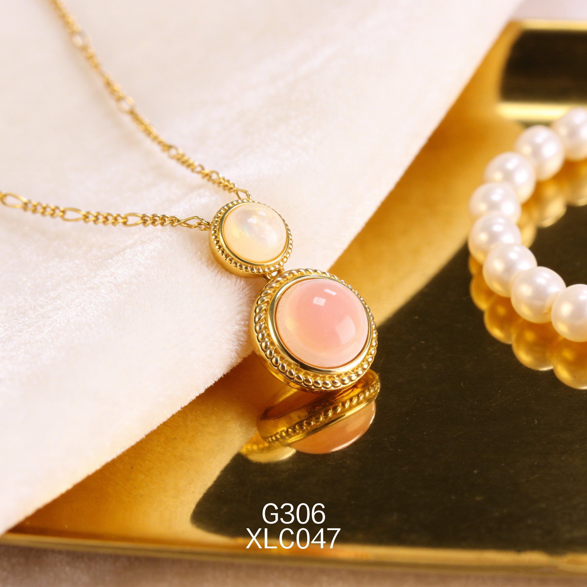 电镀黄金 8 x 4mnm 白贝 12 x 5mm 女皇贝项链