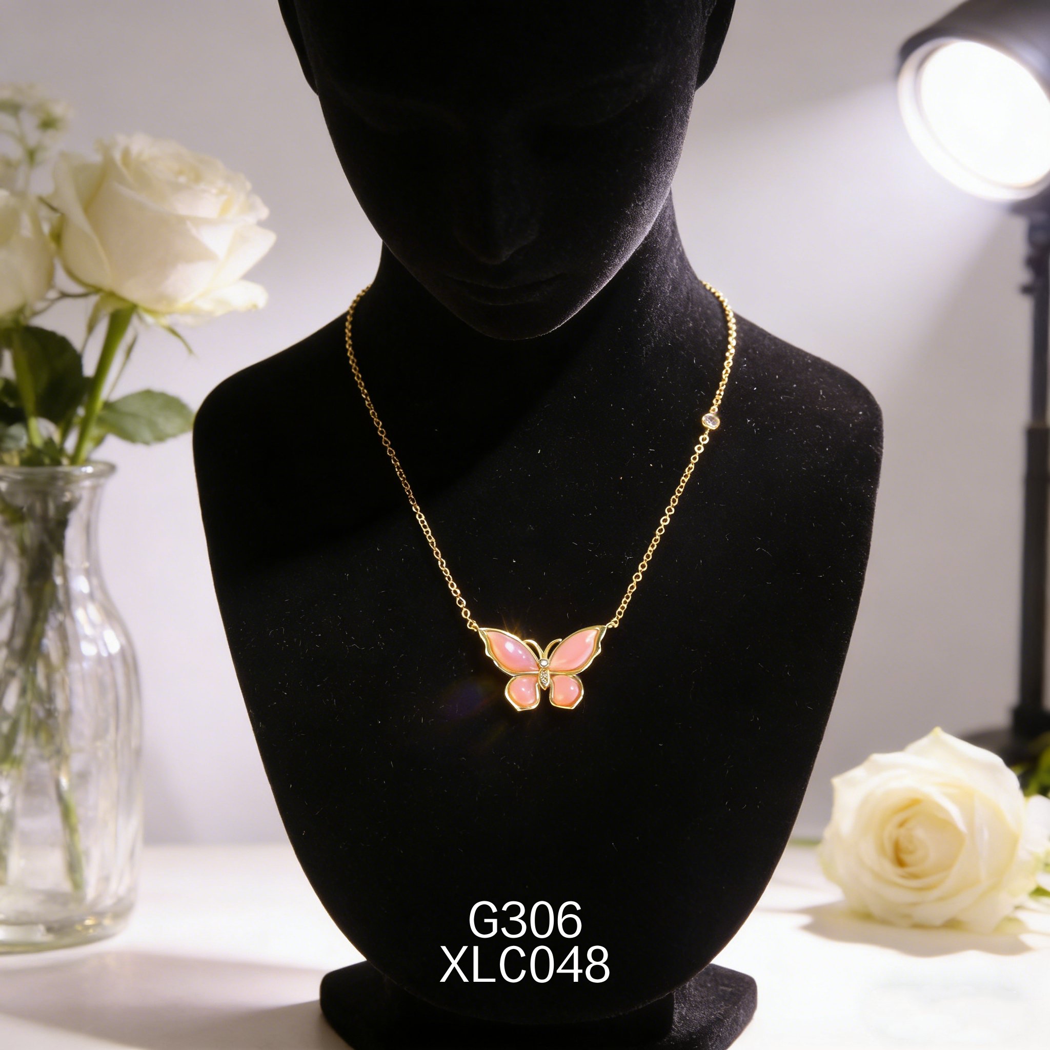 电镀黄金锆石蝴蝶女皇贝项链