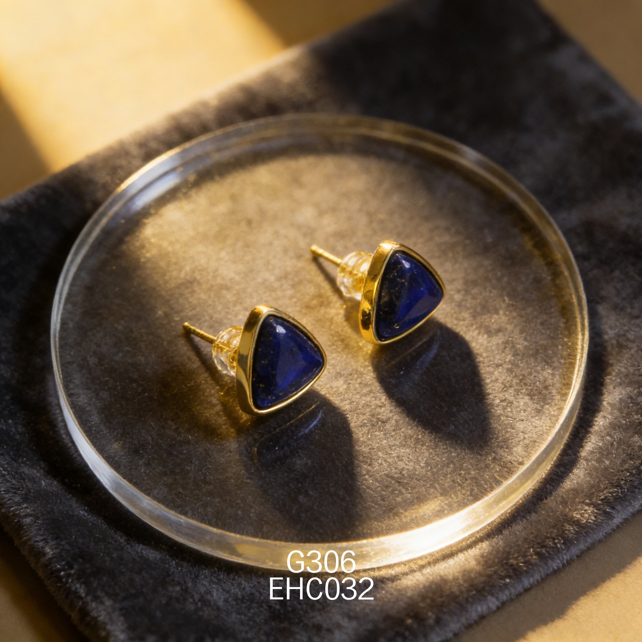 电镀黄金 10 x 10mm 三角青金耳环