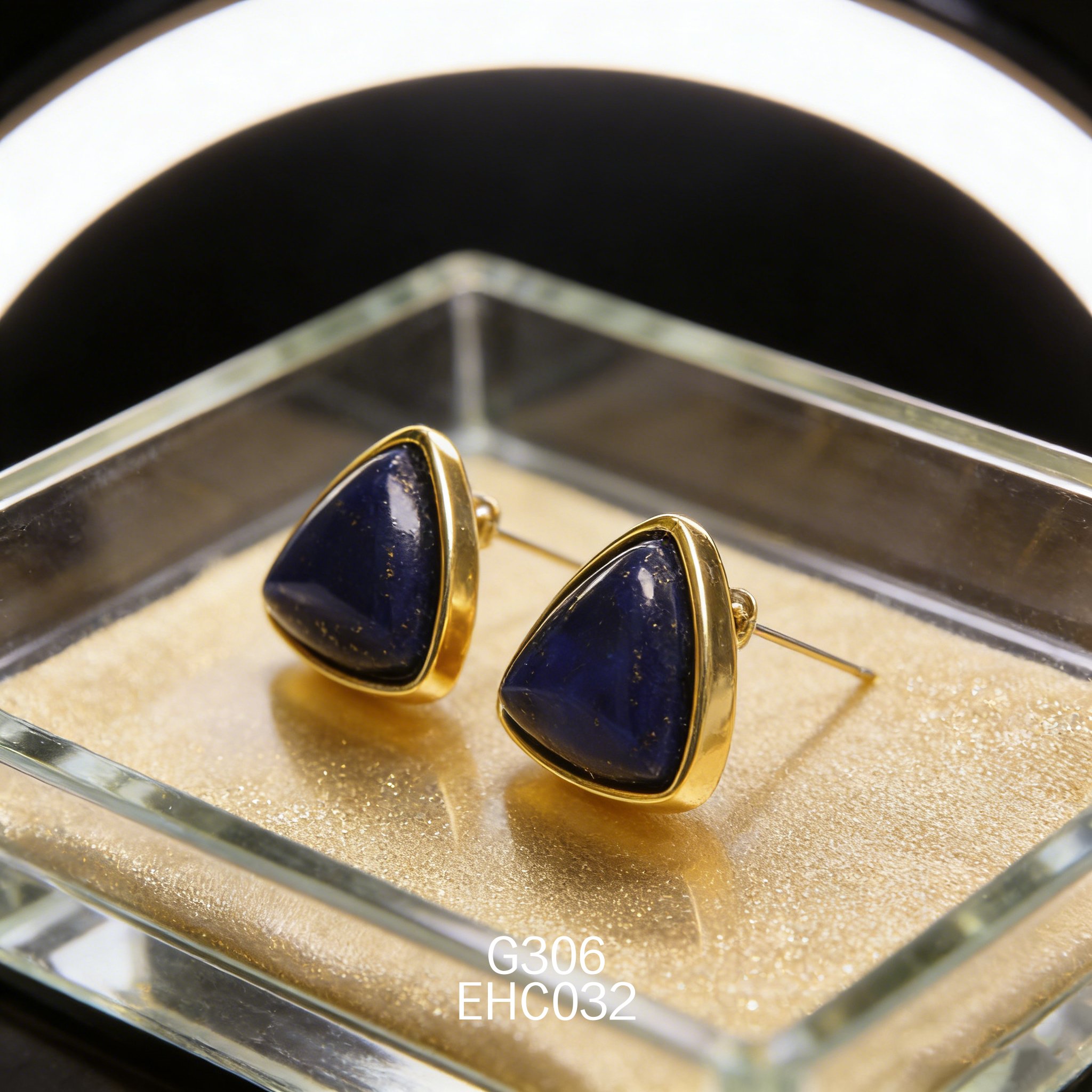 电镀黄金 10 x 10mm 三角青金耳环