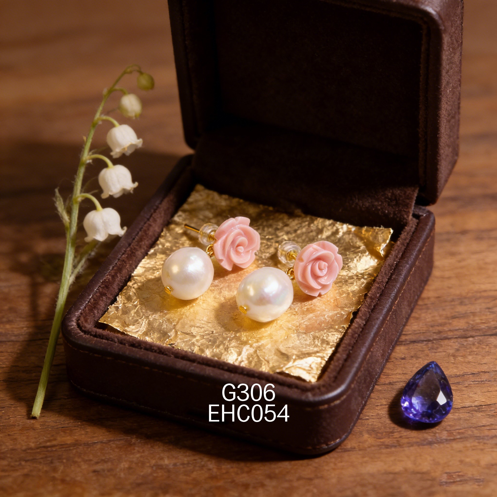 电镀黄金珍珠女皇贝玫瑰花耳环