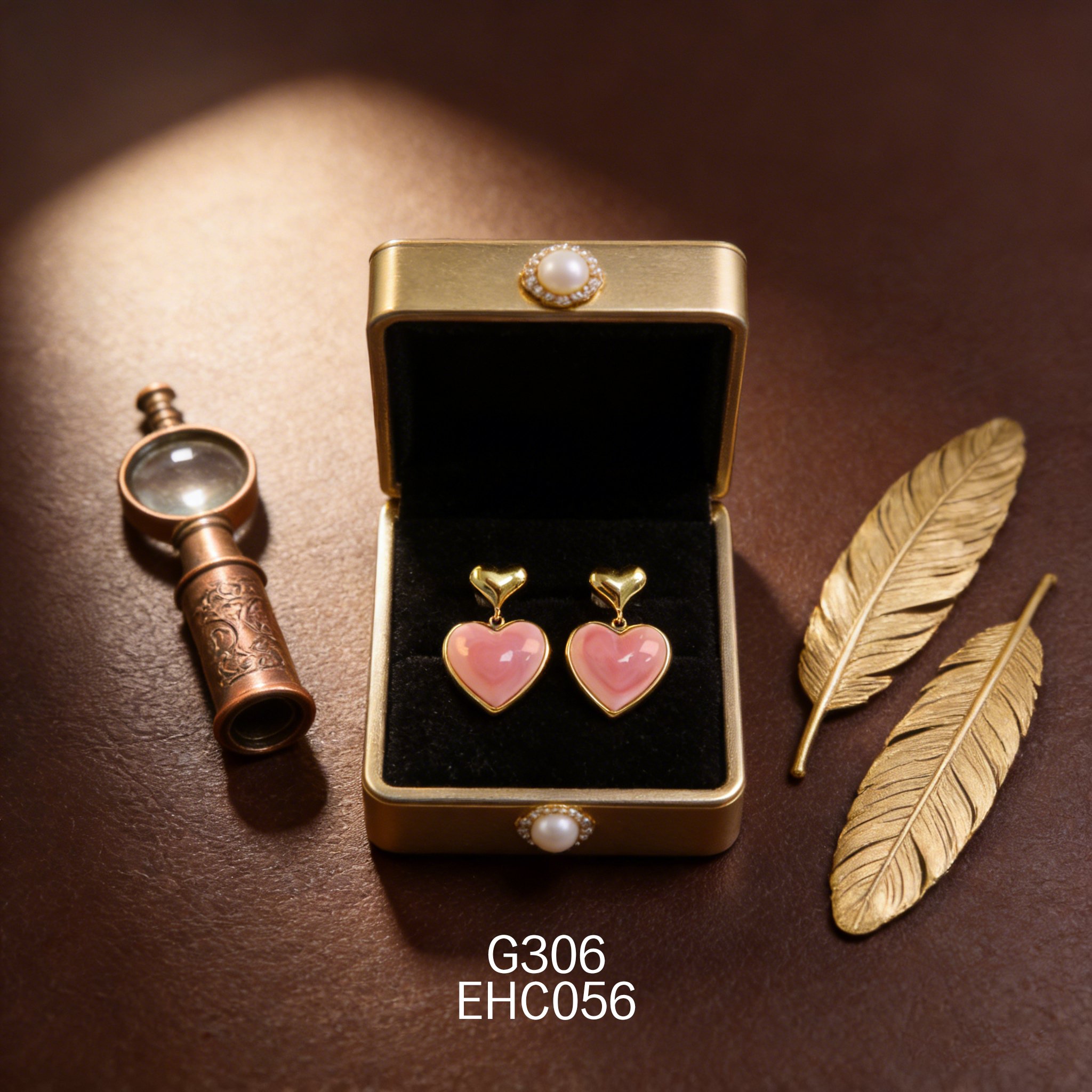 电镀黄金 14 x 15mm 双心形女皇贝耳环