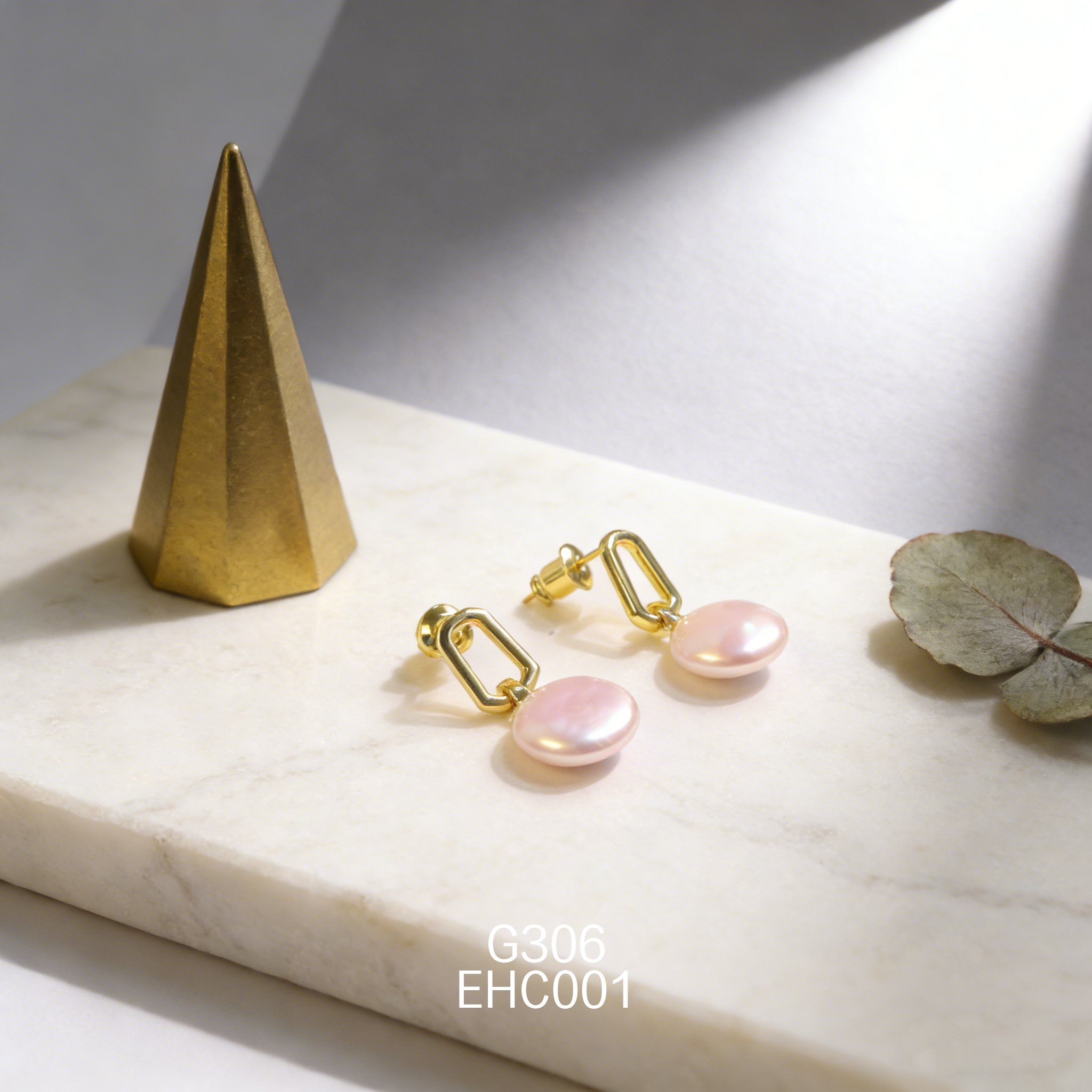 电镀黄金白珍珠耳环