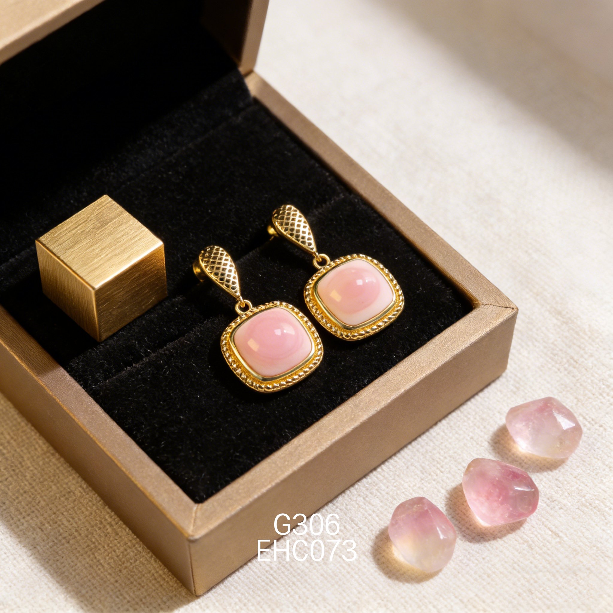 Orecchini quadrati in conchiglia Queen Conch placcati oro