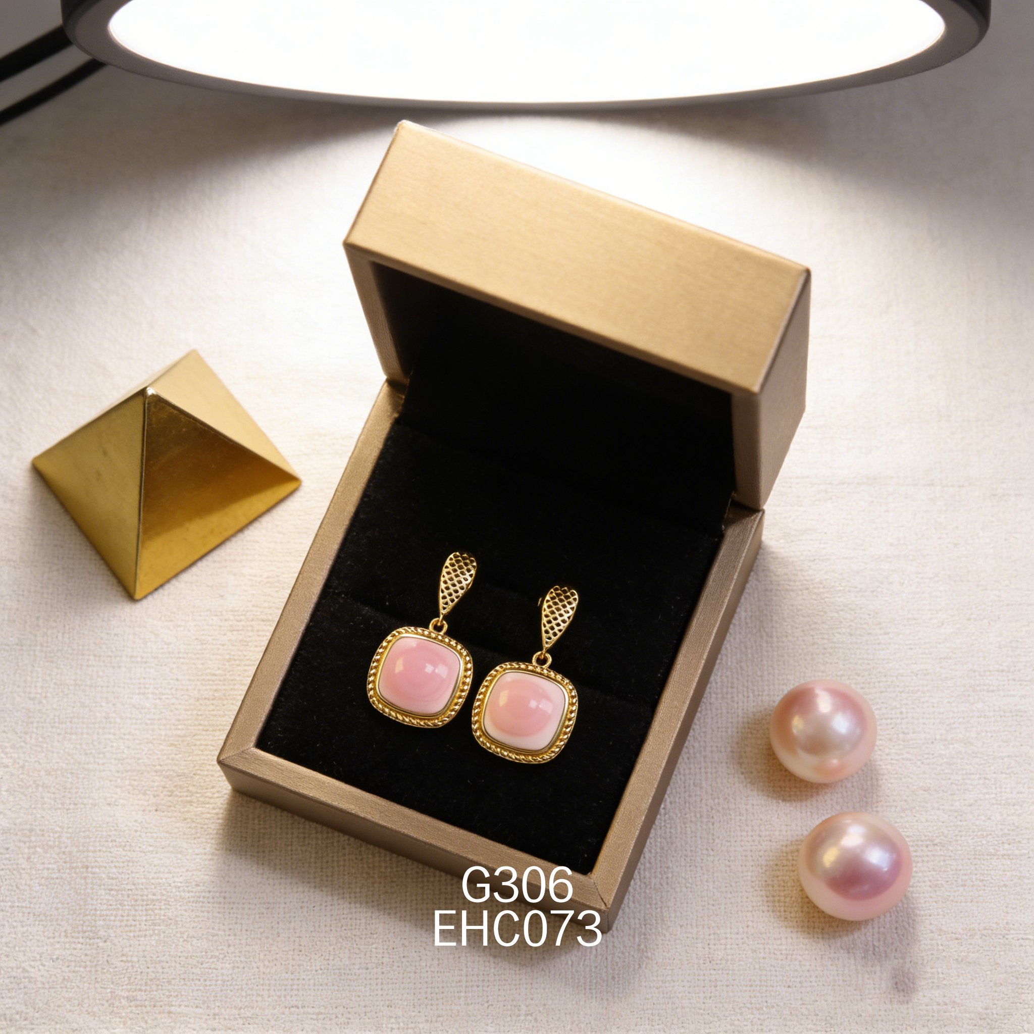 Orecchini quadrati in conchiglia Queen Conch placcati oro