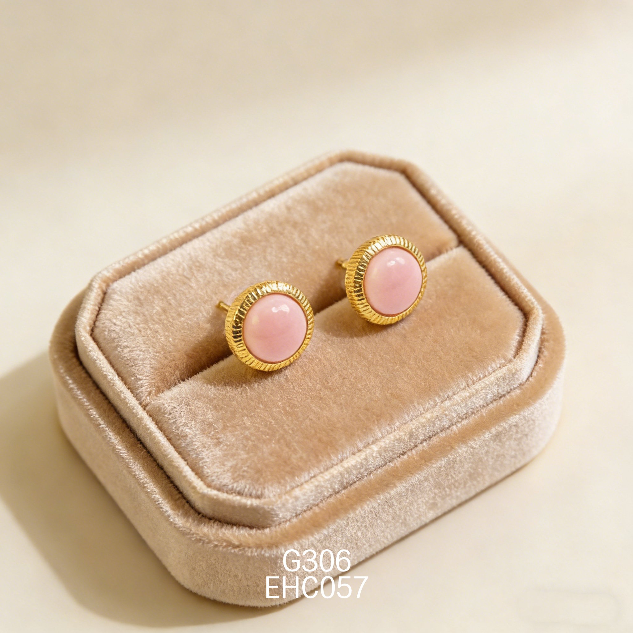 电镀黄金 8mm 女皇贝耳环