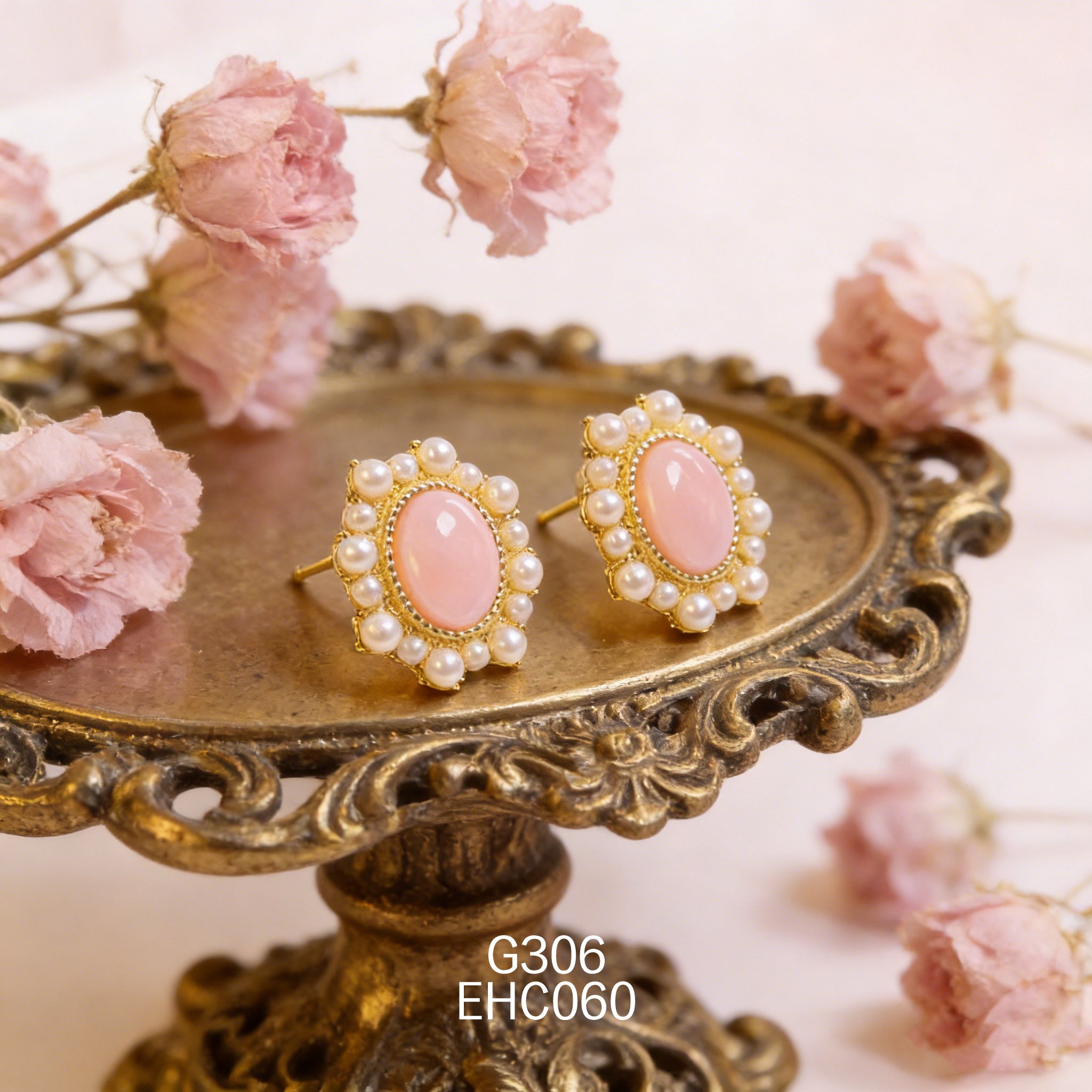 电镀黄金珍珠女皇贝耳环